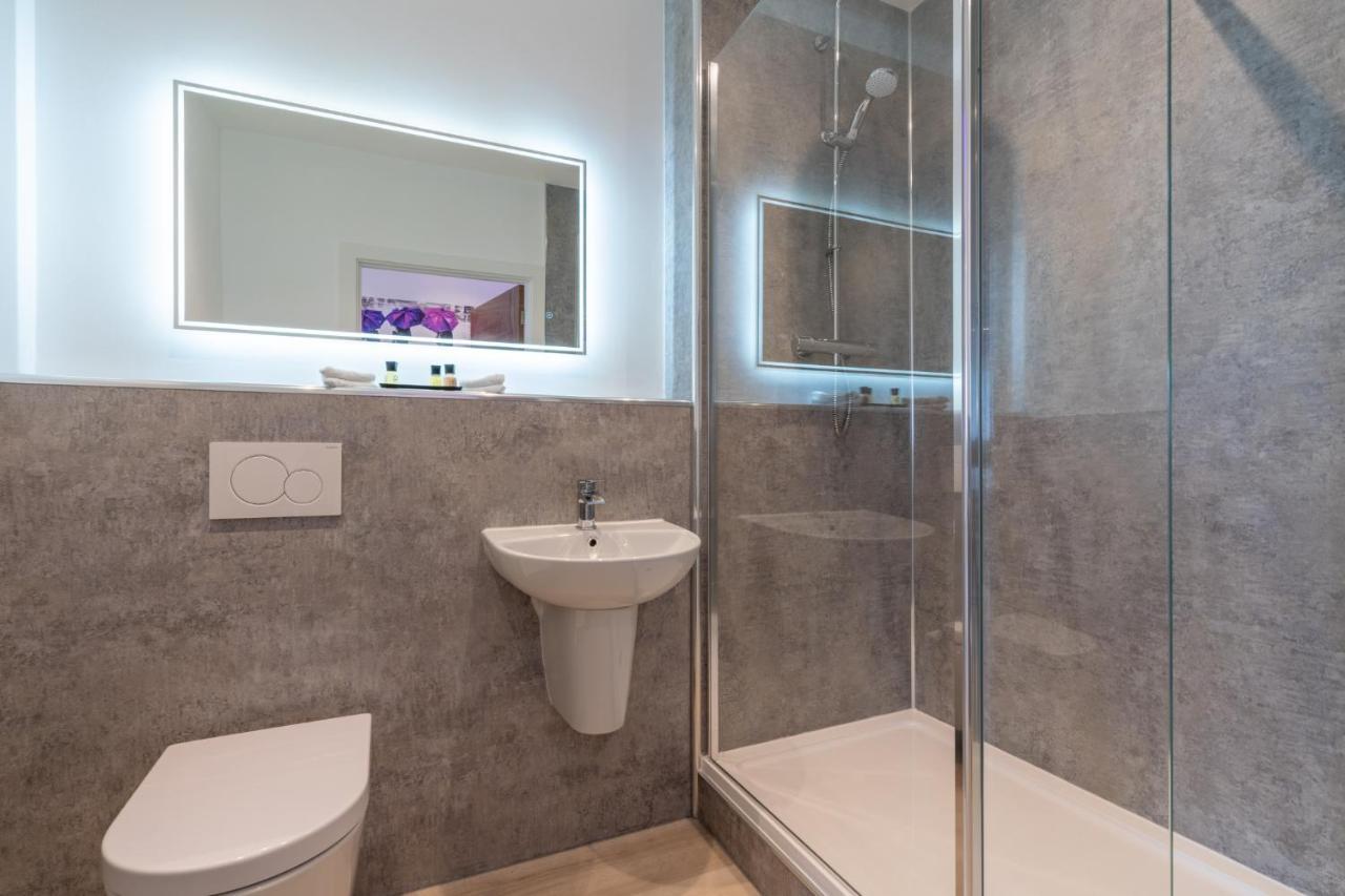 Central Penthouse With Hot Tub & Views 22 Cheltenham Exterior foto